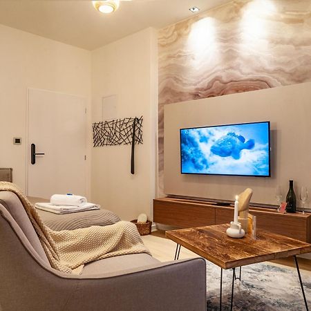 Sting Boutique Apartments 俄斯特拉发 外观 照片